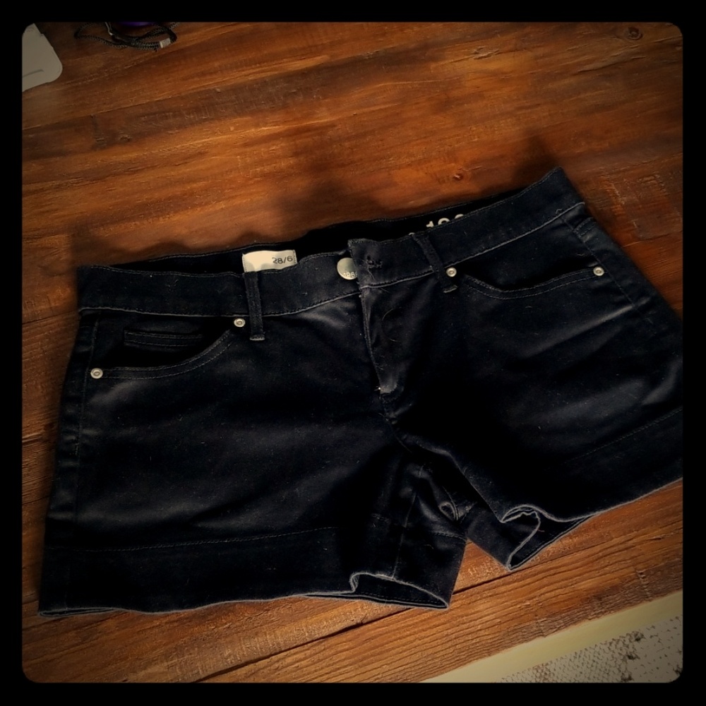 Gap Black Classic Shirts 4" inseam size 6